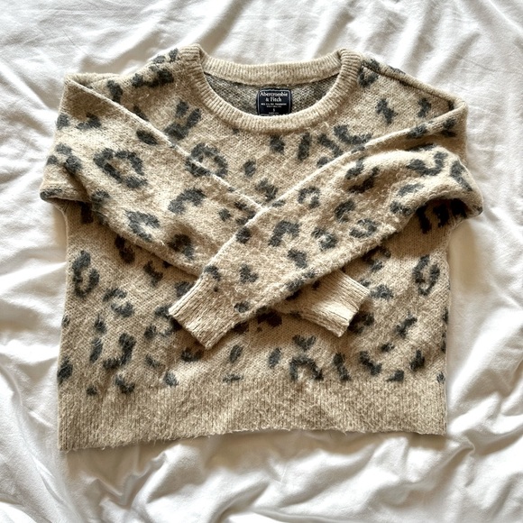 Abercrombie & Fitch Sweaters - A&F leopard print sweater